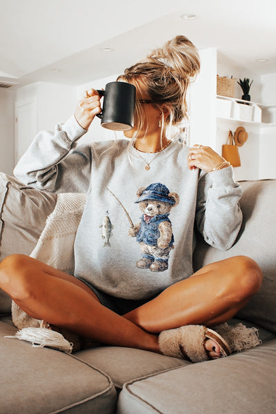 Teddy Bear Fisherman Vintage Graphic Sweatshirts (GREY)