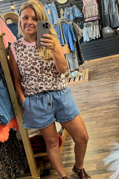 THE WEEKENDER PLEATED SHORTS